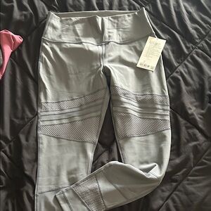 Lululemon wunder under grey tight mix & mesh 28”